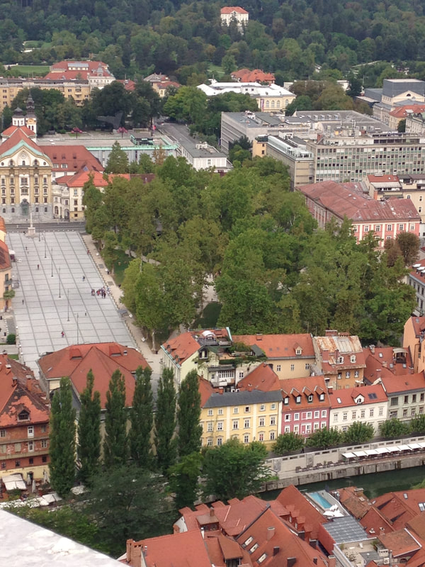 Razgled z ljubljanskega gradu na Kongresni trg